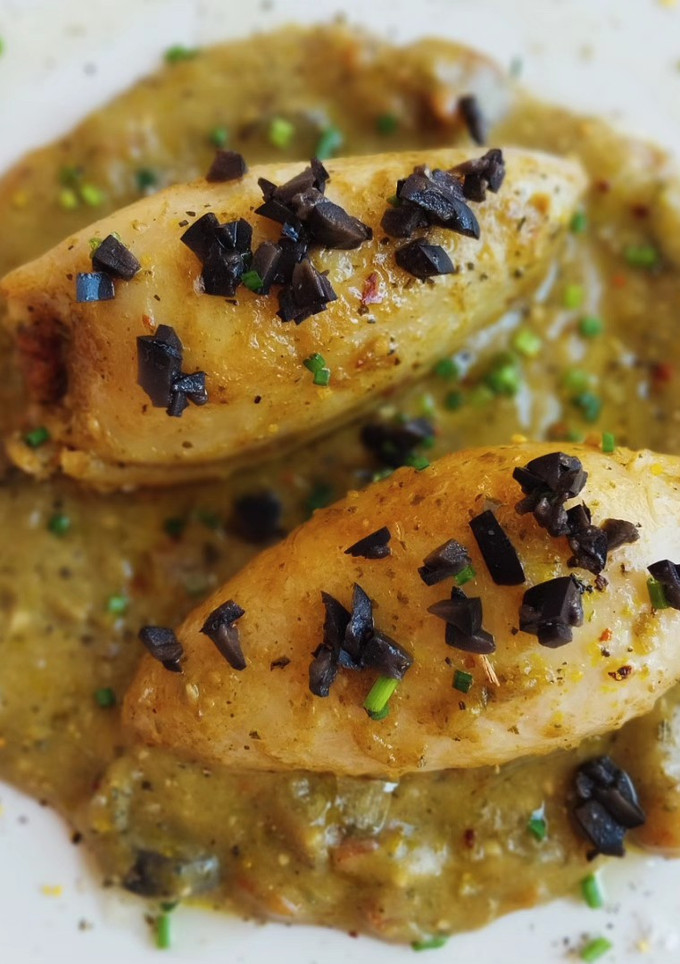 Una foto de Calamares "caprese" en salsa pesto