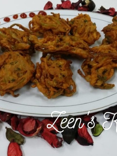 A picture of Capsi Onion Fritters.