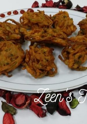 A picture of Capsi Onion Fritters.