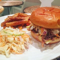 A picture of Bbq pulled pork burger.