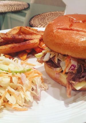 A picture of Bbq pulled pork burger.