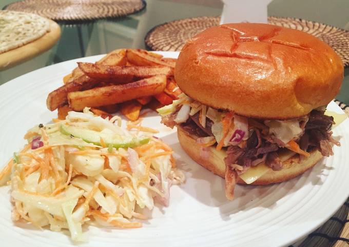 Bbq pulled pork burger