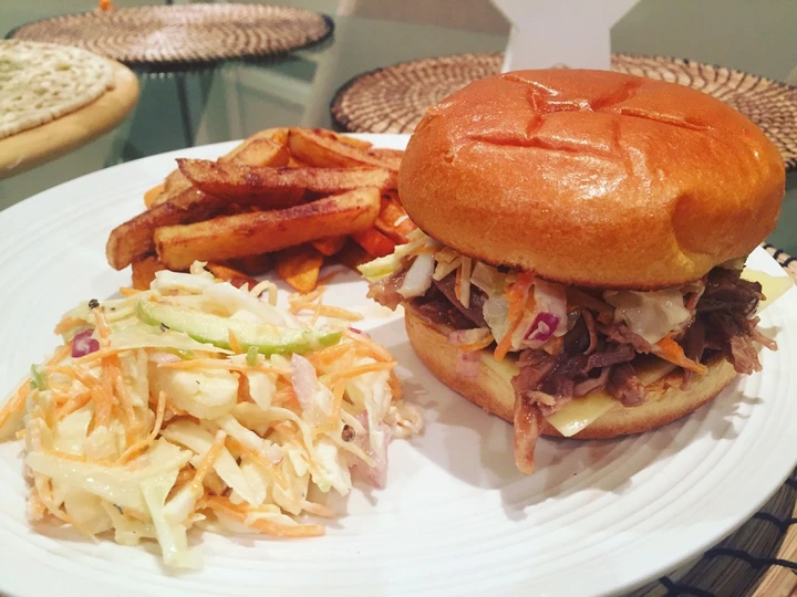 Easy Steps to Make Recipes Bbq pulled pork burger the Delicious Can Pamper Your Tongue.