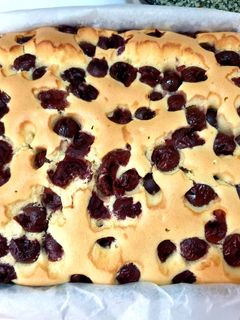 Meggyes piskóta recept fotója