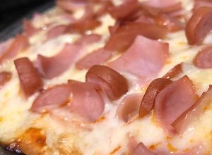 Una foto de Pizza🍕🍕🍕