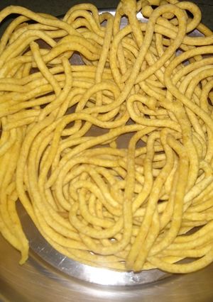 તીખા ગાંઠિયા (Tikha Ganthiya Recipe In Gujarati) રેસીપી મુખ્ય ફોટો