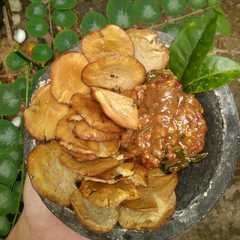 รูปของ Jengkol geprek sambal terasi