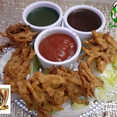 A picture of Onion potato lacha pakora.