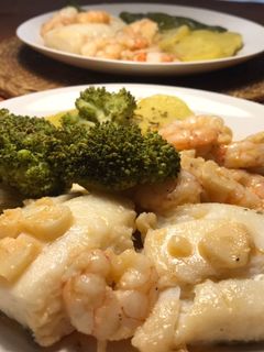 Una foto de Bacalao al cava con verduras al vapor (en Lékué)