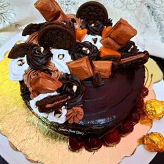 A picture of Triple Chocolate cake.
