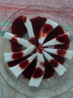 Una foto de Botana de coco natural con salsa perra