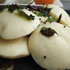 A picture of Idli.