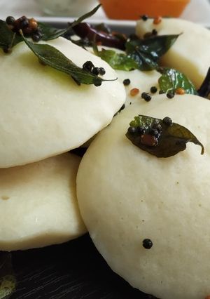 A picture of Idli.