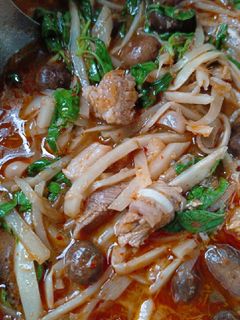 รูปของ แกงหน่อไม้ดองใส่เห็ดถอบ 🍄🍲