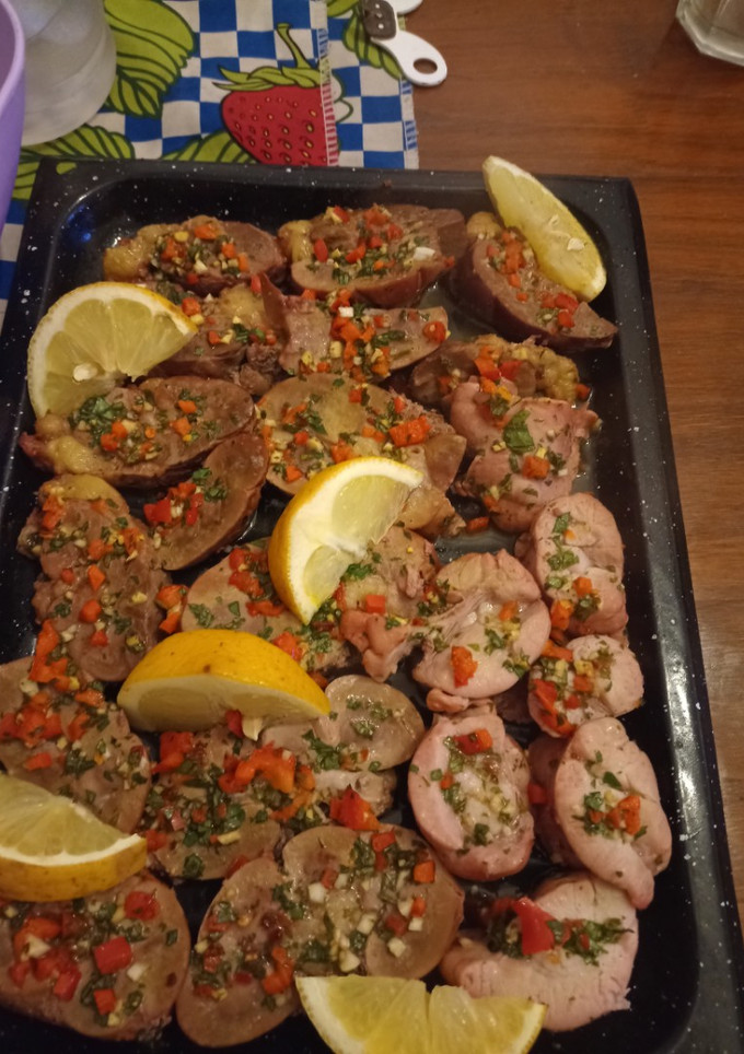 Una foto de Riñoncitos y mollejas al limón con chimichurri una delicia🔥