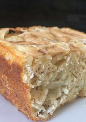 Una foto de Torta húmeda de manzana con yogurt