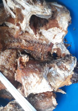 A picture of Fried fish.