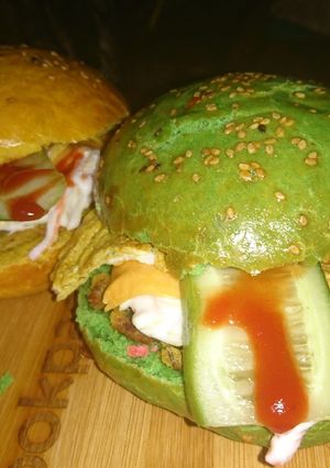 A picture of Rainbow colour burger bun.