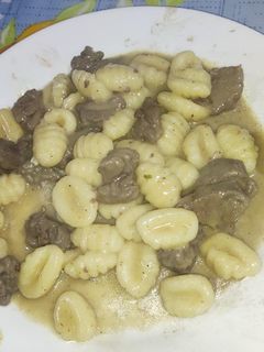 Una foto de Strogonof Original con Ñoquis