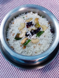 தேங்காய் சாதம் (Thenkaai saatham Recipe in Tamil) செய்முறை முக்கிய புகைப்படம்