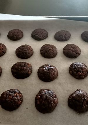 चोको चिप्स बिस्कुट (choco chips biscuit recipe in Hindi) रेसिपी मुख्य फोटो