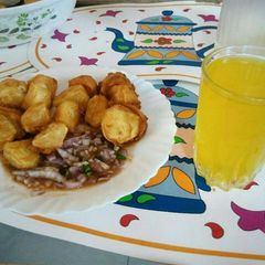 A picture of Deep fried potatoes.