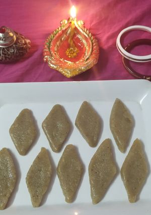 A picture of Cashew burfi.