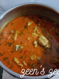 A picture of Dahi Chicken.