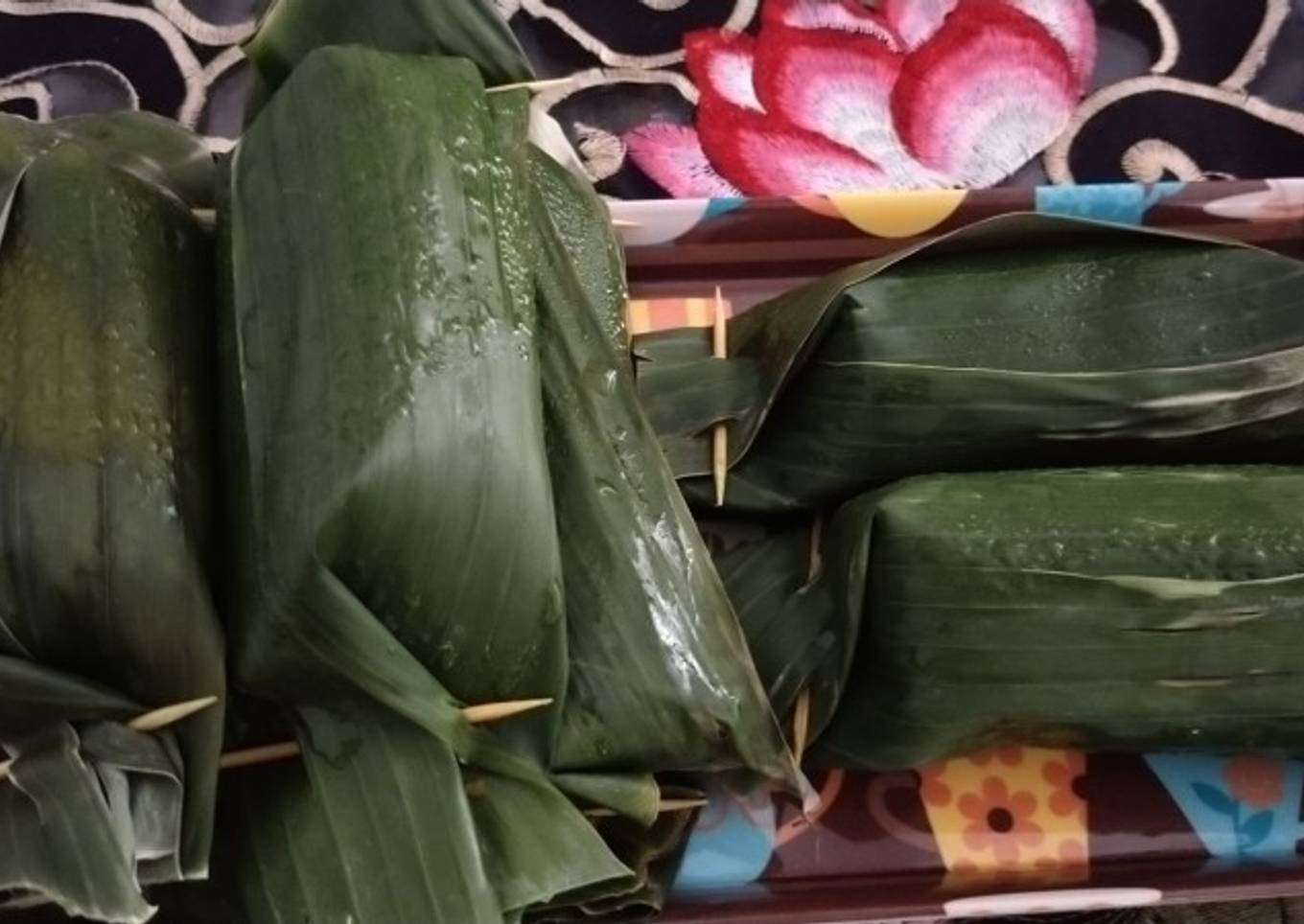 Nasi bakar ayam dan ikan tuna