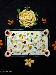 કેળા નું શાહી રાઈતુ (Banana Shahi Raita Recipe In Gujarati) રેસીપી મુખ્ય ફોટો