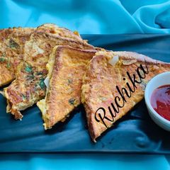 A picture of Cheesy Masala French Toast.