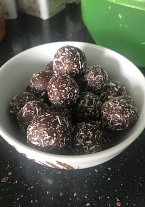 Mézes kókuszgolyó recept fotója