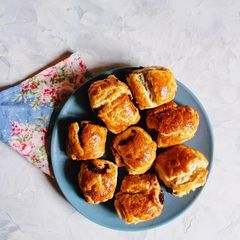 A picture of Chocolate mini croissant 🥐 🍫.