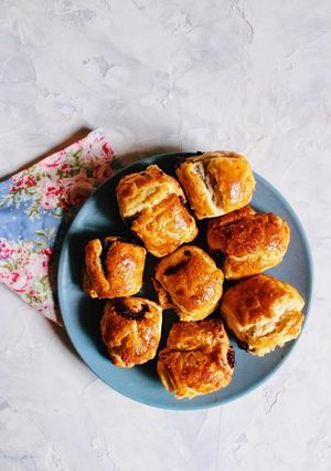 A picture of Chocolate mini croissant 🥐 🍫.