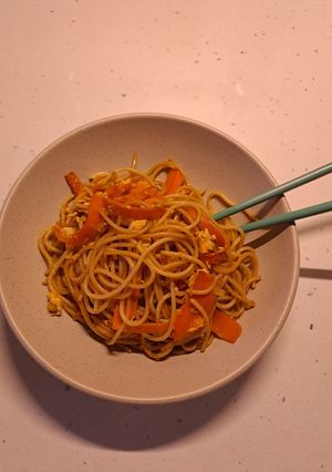 Una foto de Espaguetis con salsa de soja