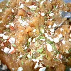 A picture of Besan ka halwa.