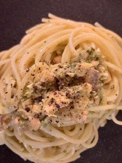 Foto di Spaghetti pesto e salmone