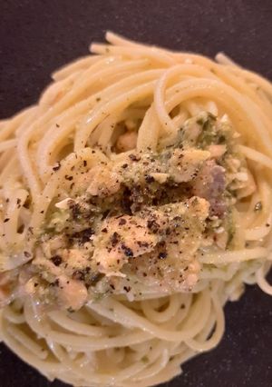 A picture of Spaghetti with Pesto and Smoked Salmon.