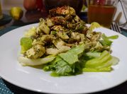 Una foto de ensalada pesto