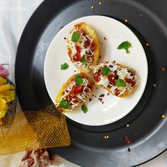 A picture of Potatoes pizza bites.