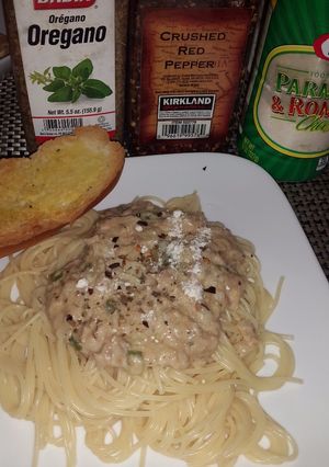 Una foto de Pasta con atún en salsa blanca