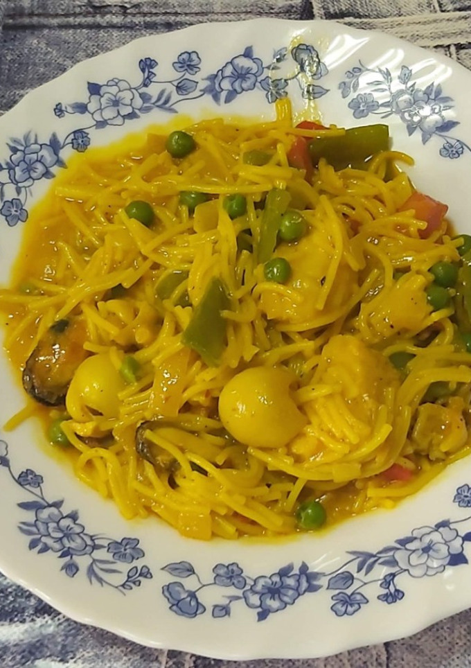 Una foto de Fideos a la marinera