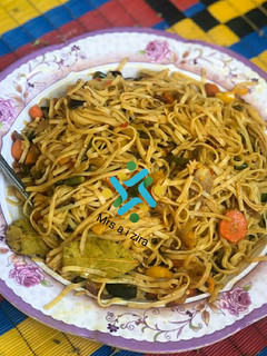A picture of Stir fried vegetable noodles.