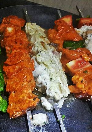 A picture of Chicken Tikka in Three Way.