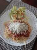 Spaguetti a mi bolognesa con Pesto