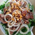 Bò xào lót rau càng cua