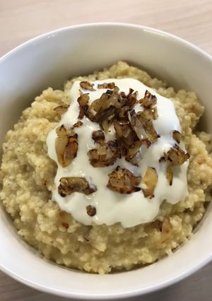 Hagymás köleskása recept fotója