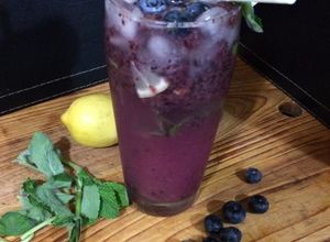 Una foto de Mojito de arándanos 🍹