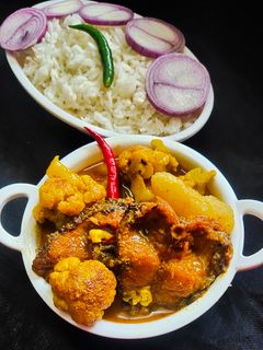 ফুলকপি দিয়ে মাছের ঝোল (fulkopi diye macher jhol recipe in Bengali) রেসিপির প্রধান ছবি