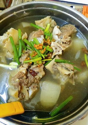 Hình của món Lẩu mắt má heo.